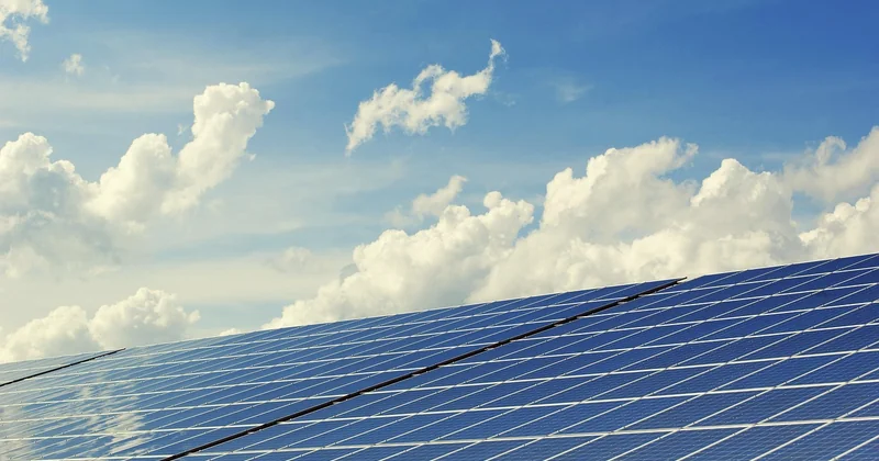 Choisir le bon matériel pour un éclairage extérieur solaire puissant