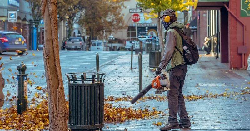Soufflage, épandage, panneaux : quelle technique pour quel comble